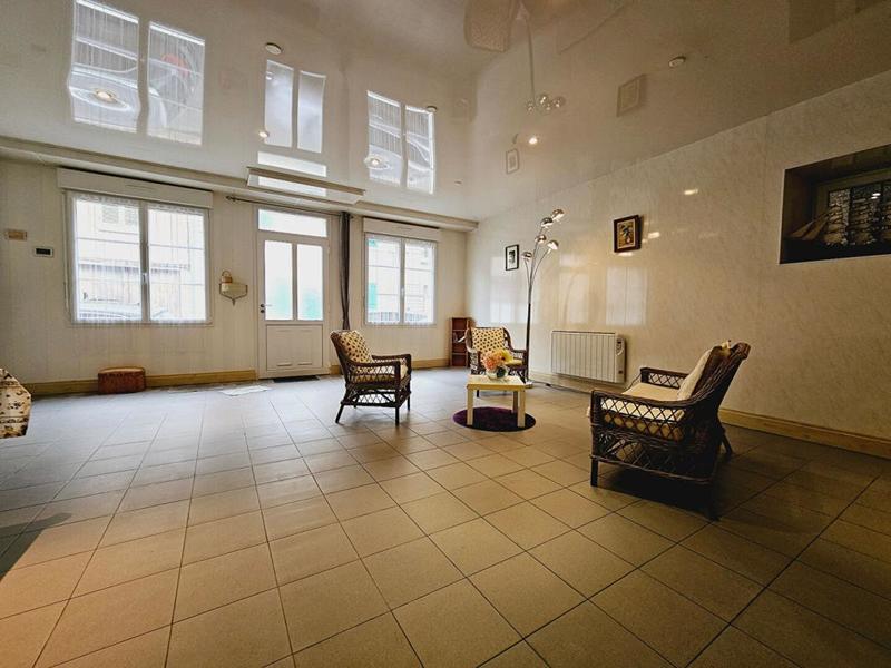 Maison - 208 m² - 6 pièces