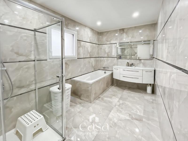 Maison contemporaine - 138 m² - 6 pièces