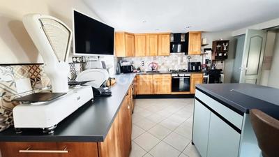 Maison - 237 m² - 6 pièces