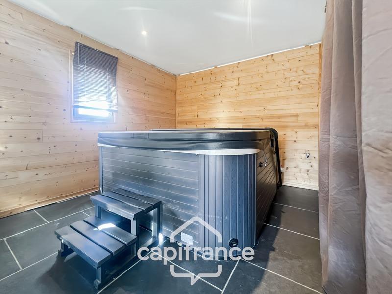 Maison - 203 m² - 6 pièces