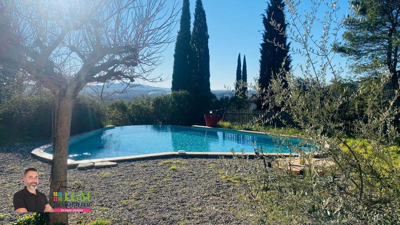 Maison - 255 m² - 6 pièces