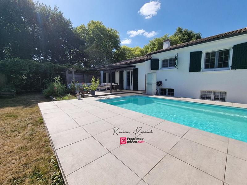 Maison - 200 m² - 6 pièces