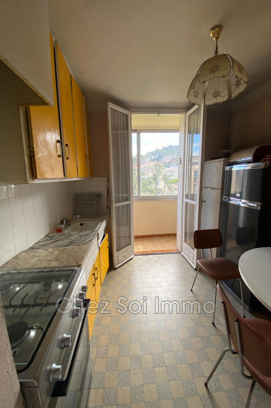 Appartement - 77 m² - 5 pièces