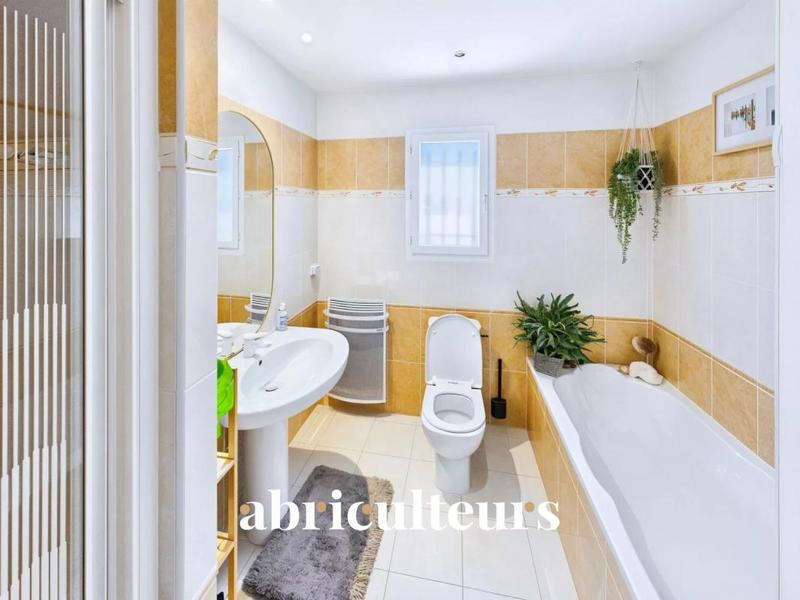 Villa - 261 m² - 12 pièces