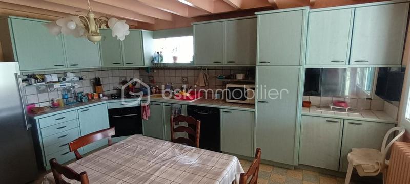 Maison - 230 m² - 11 pièces