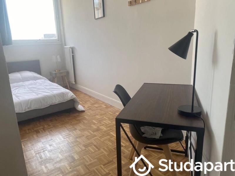 Chambre - 11 m² - 1 pièce