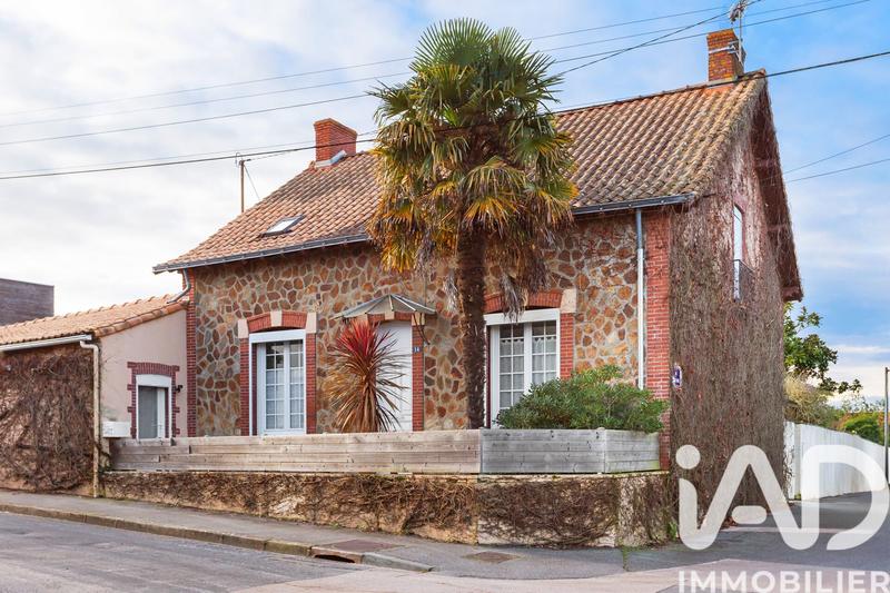 Maison - 207 m² - 6 pièces