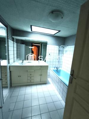 Maison - 195 m² - 6 pièces