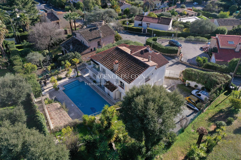 Maison - 199 m² - 7 pièces