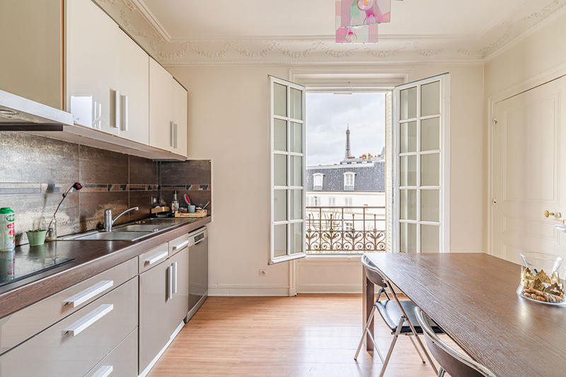 Appartement - 184 m² - 6 pièces