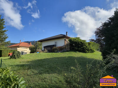 Maison traditionnelle - 98 m² - 4 pièces