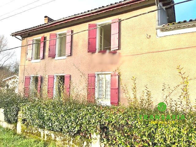 Maison ancienne - 198 m² - 8 pièces