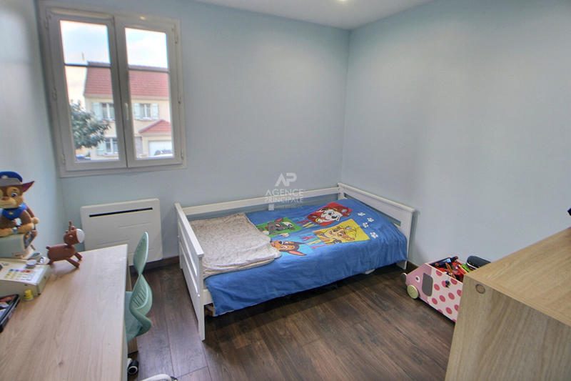 Maison - 90 m² - 6 pièces