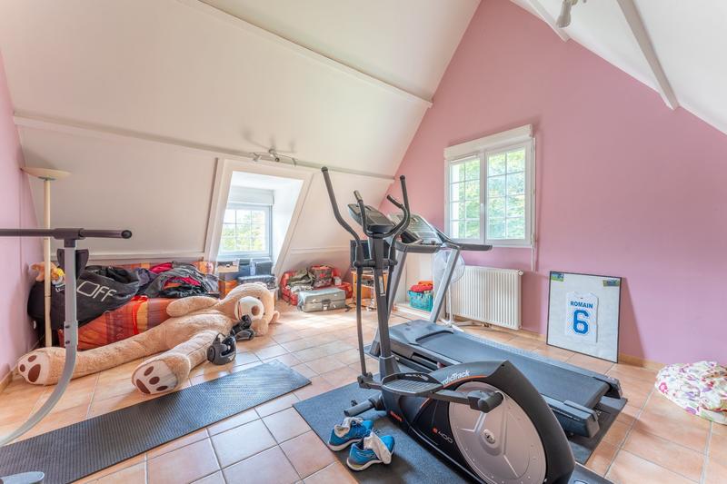 Maison - 181 m² - 7 pièces