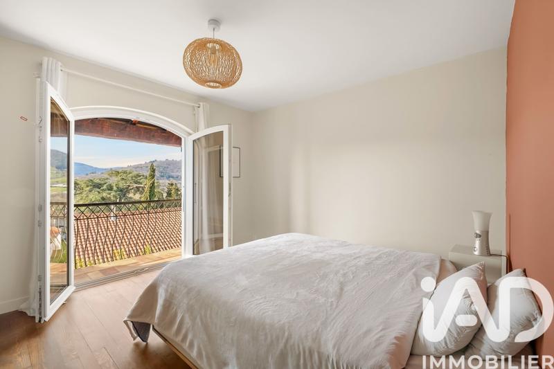 Maison - 228 m² - 7 pièces