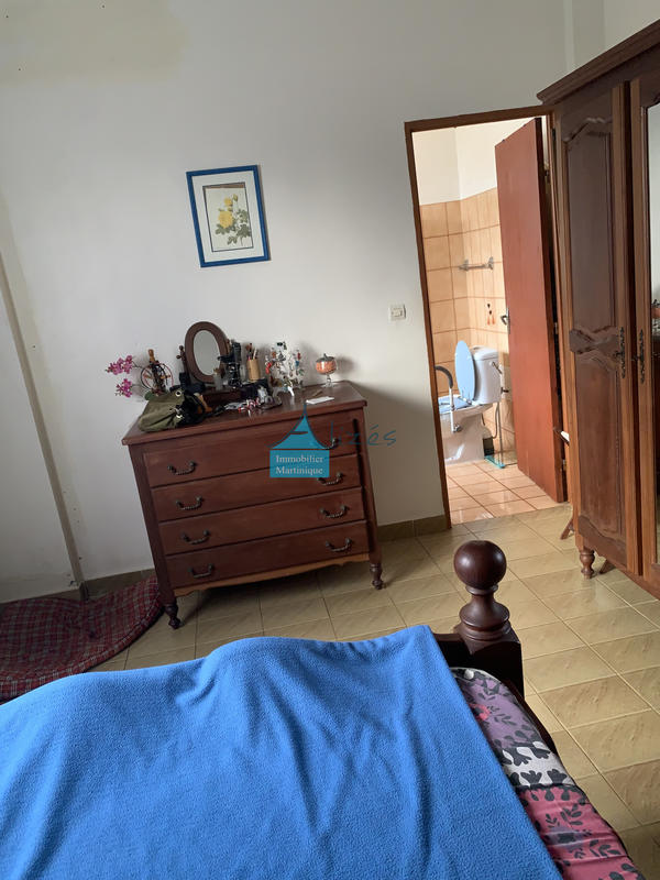 Maison - 230 m² - 6 pièces