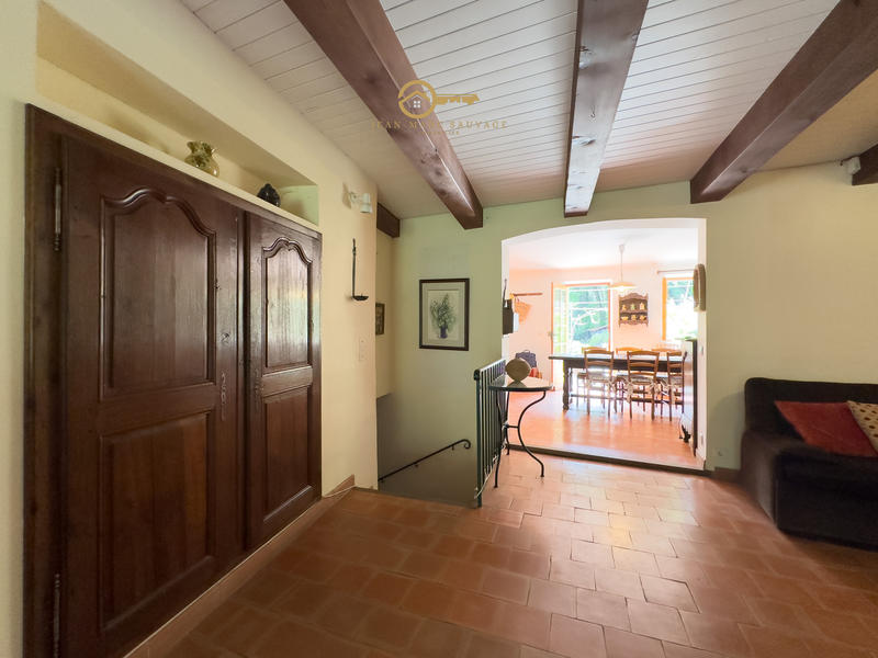 Propriété - 200 m² - 8 pièces