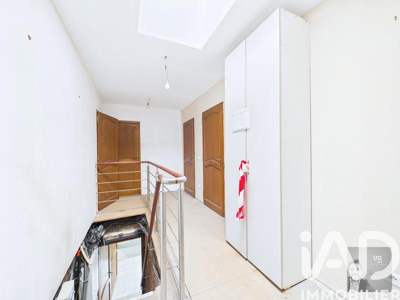 Maison - 230 m² - 8 pièces