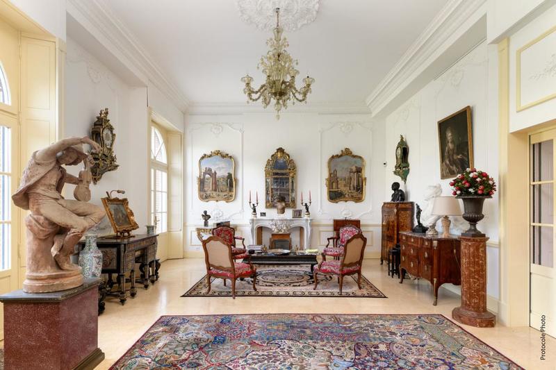 Demeure - 330 m² - 7 pièces