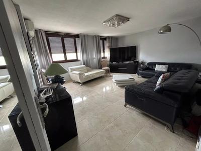 Appartement - 87 m² - 4 pièces