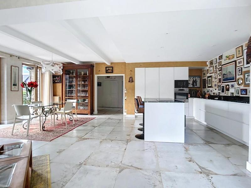 Maison - 198 m² - 7 pièces