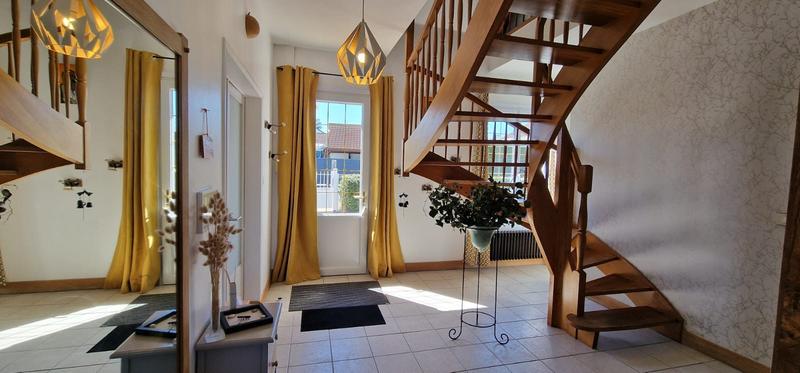 Maison - 167 m² - 7 pièces