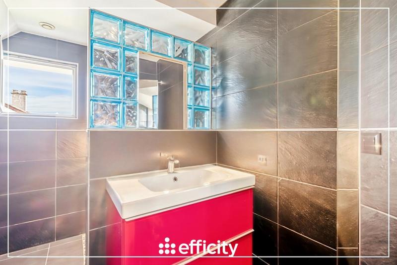 Pavillon - 223 m² - 12 pièces