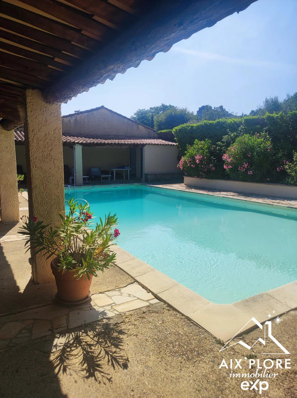 Mas - 417 m² - 7 pièces