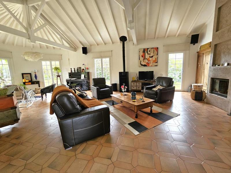 Propriété - 177 m² - 8 pièces