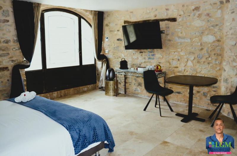 Mas - 397 m² - 14 pièces