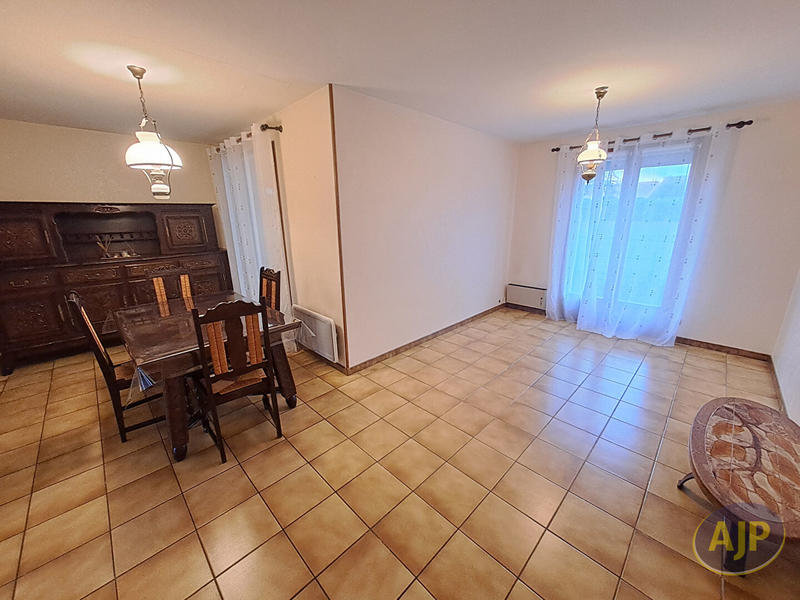 Maison - 137 m² - 6 pièces