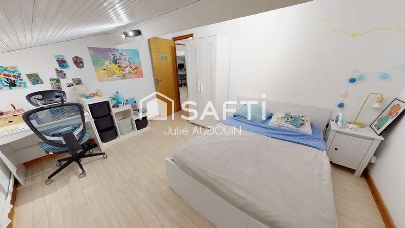 Maison - 185 m² - 9 pièces