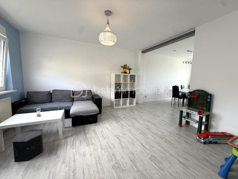 Maison - 95 m² - 5 pièces