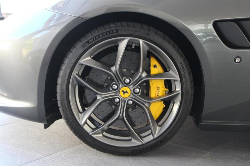 Ferrari Gtc4 Lusso t V8 3.9 611