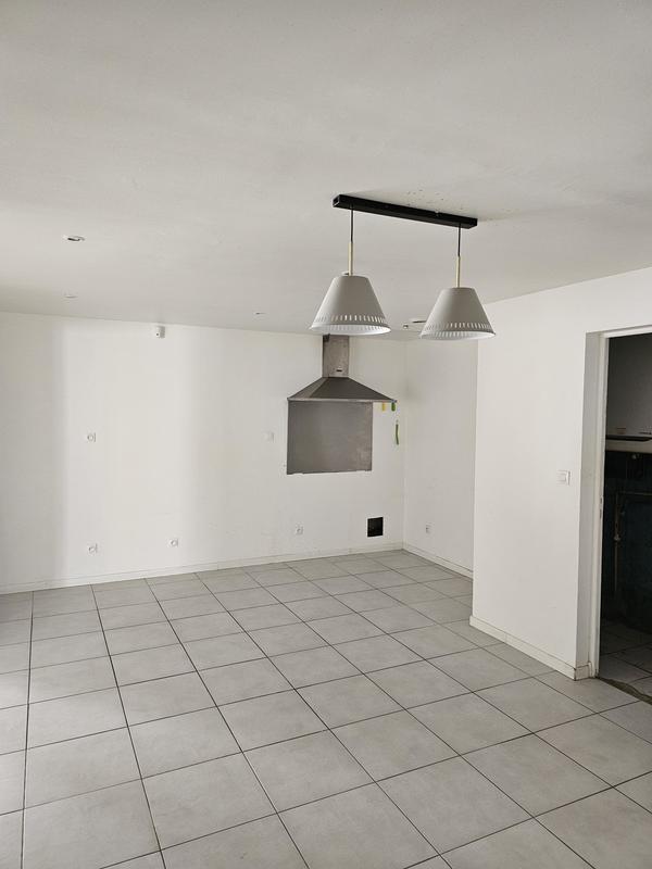 Local commercial - 185 m² - 3 pièces