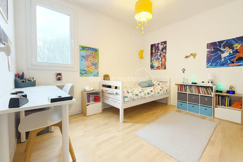 Appartement - 84 m² - 4 pièces