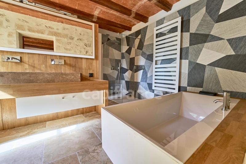 Maison - 290 m² - 8 pièces