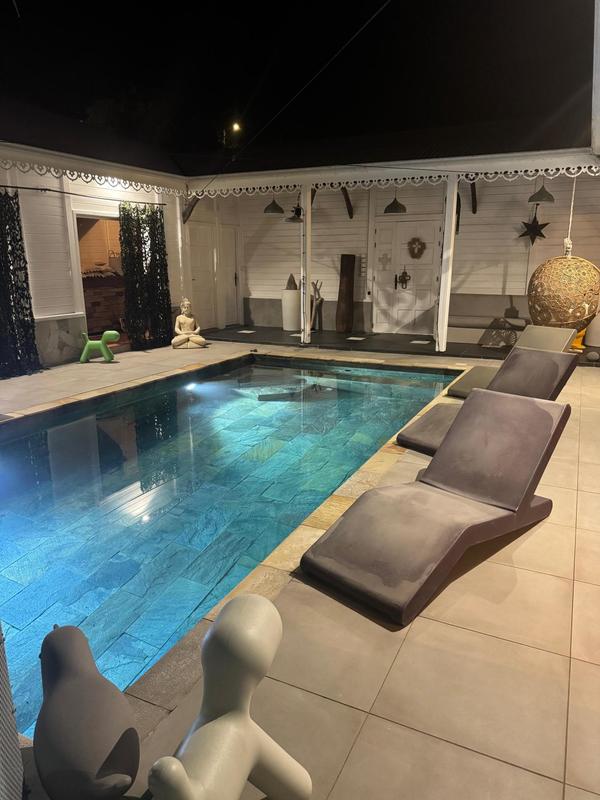 Maison - 140 m² - 5 pièces