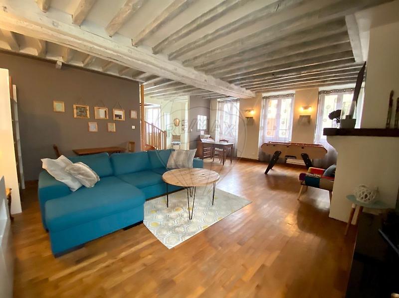 Maison - 239 m² - 7 pièces