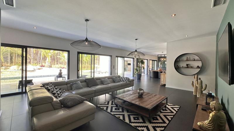 Maison d'architecte - 340 m² - 8 pièces