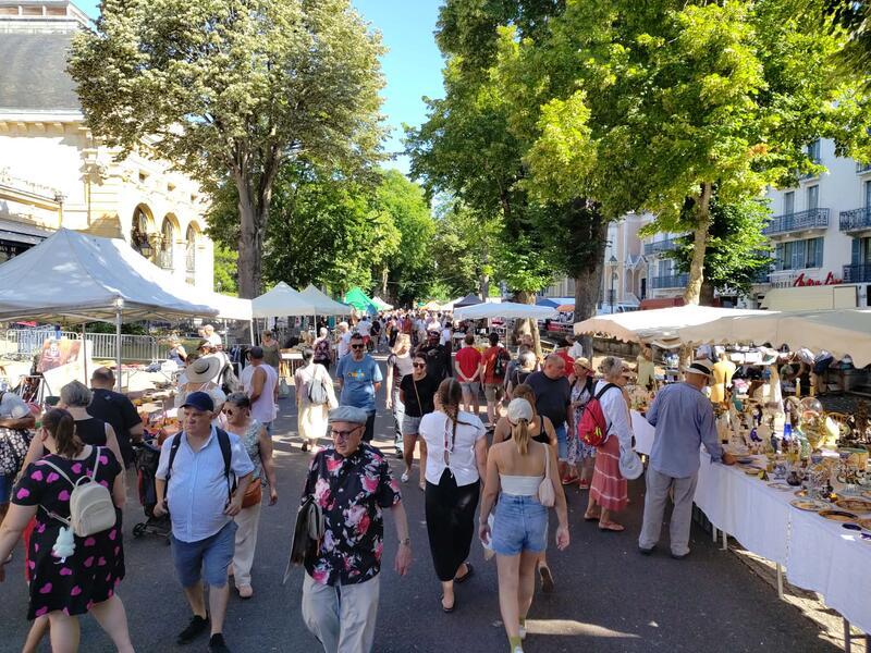 Grande brocante d'ete - néris-les-bains 28 juin 2026