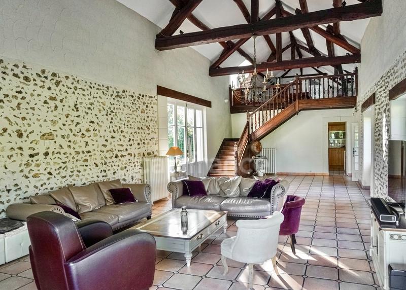 Propriété - 366 m² - 10 pièces