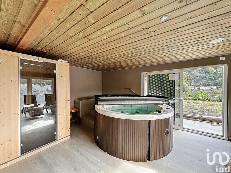 Local commercial - 1 100 m²