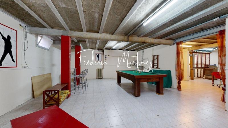 Maison - 213 m² - 5 pièces