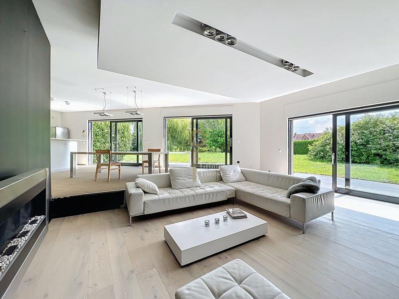 Maison - 231 m² - 6 pièces