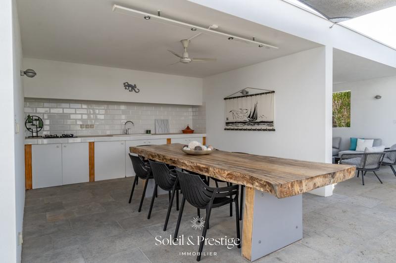 Maison - 313 m² - 8 pièces