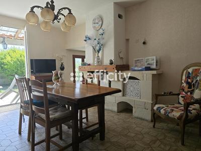 Maison - 93 m² - 4 pièces