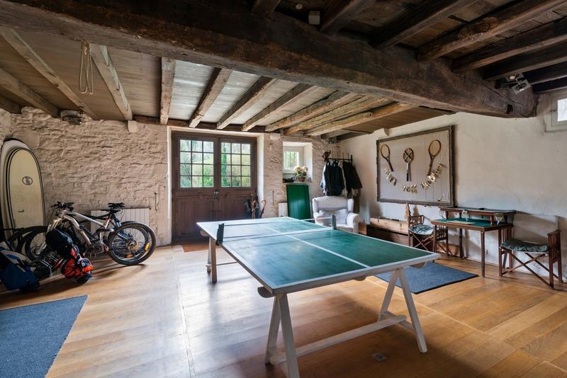 Maison - 650 m² - 14 pièces