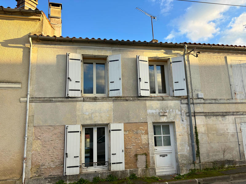 Maison - 90 m² - 3 pièces