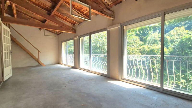 Maison - 219 m² - 7 pièces